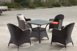 Outdoor table and chairs